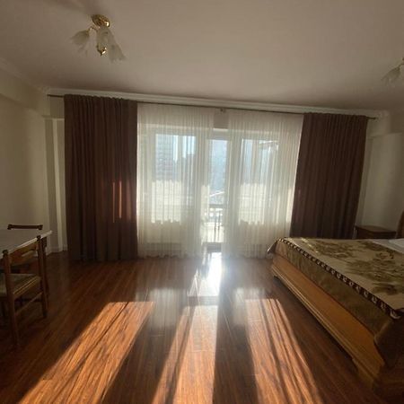 Appartement Avec 2 Chambres En Centre Ville Chisinau Exterior foto