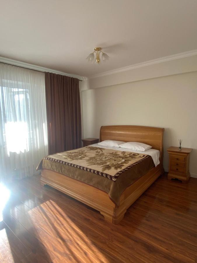 Appartement Avec 2 Chambres En Centre Ville Chisinau Exterior foto